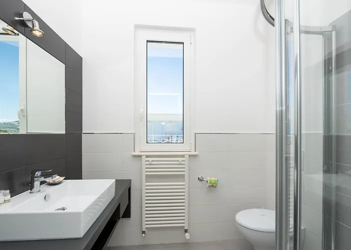 Altomare - Vibra * Villa Rosa Di Martinsicuro